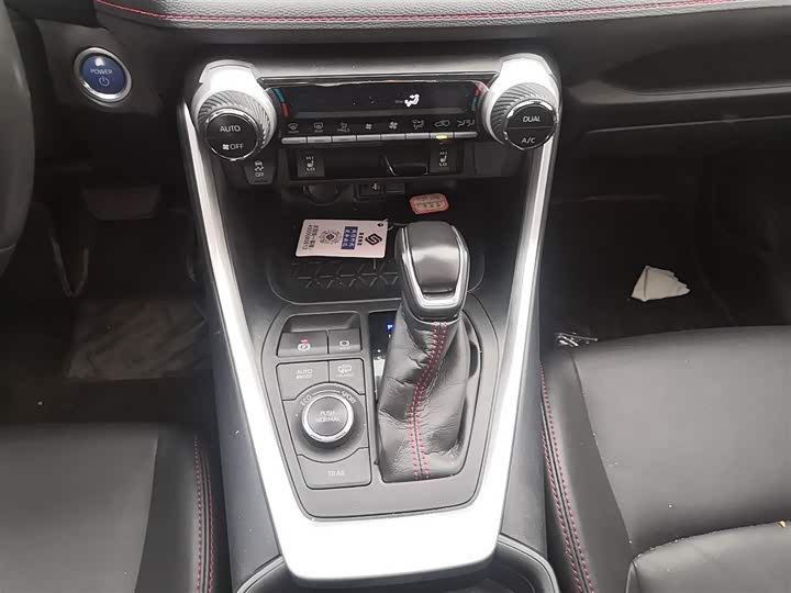 Фото 14 - Toyota Wildlander Hybrid