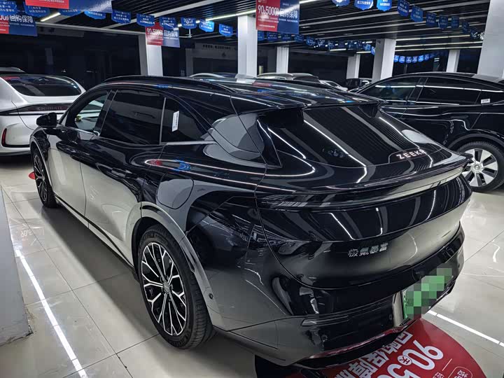 Фото 10 - Zeekr 007 GT