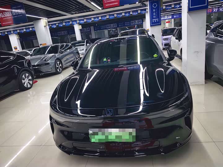 Фото 2 - Zeekr 007 GT