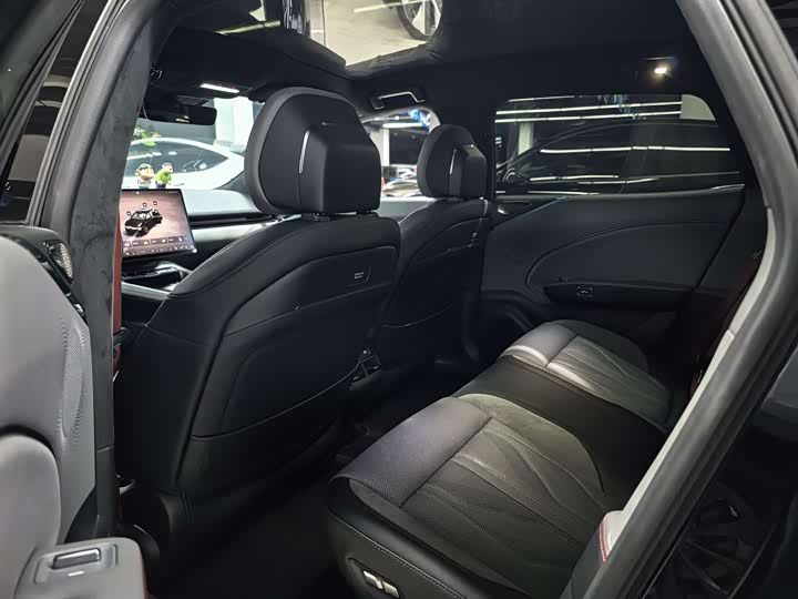 Фото 5 - Zeekr 007 GT