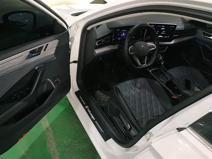 Фото 10 - Volkswagen Sagitar L