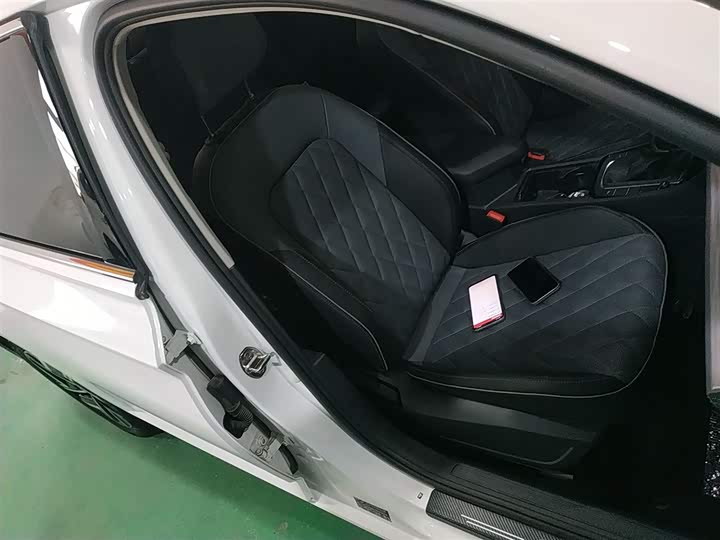 Фото 12 - Volkswagen Sagitar L