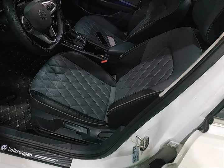 Фото 9 - Volkswagen Sagitar L