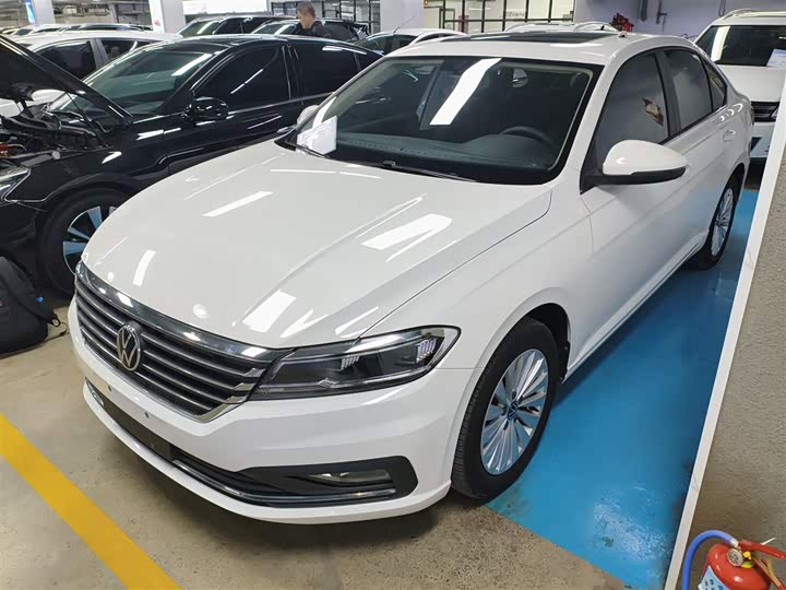 Фото 1 - Volkswagen Lavida