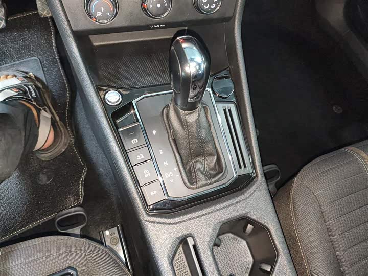 Фото 14 - Volkswagen Lavida