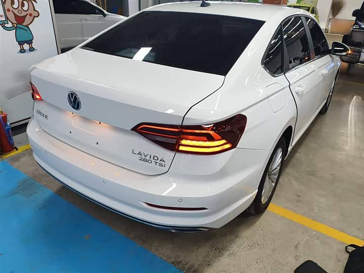 Фото 7 - Volkswagen Lavida