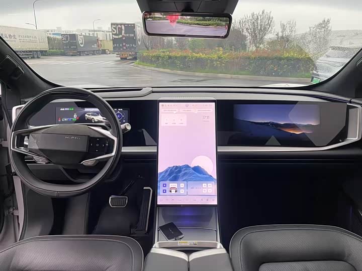 Фото 4 - HiPhi Y