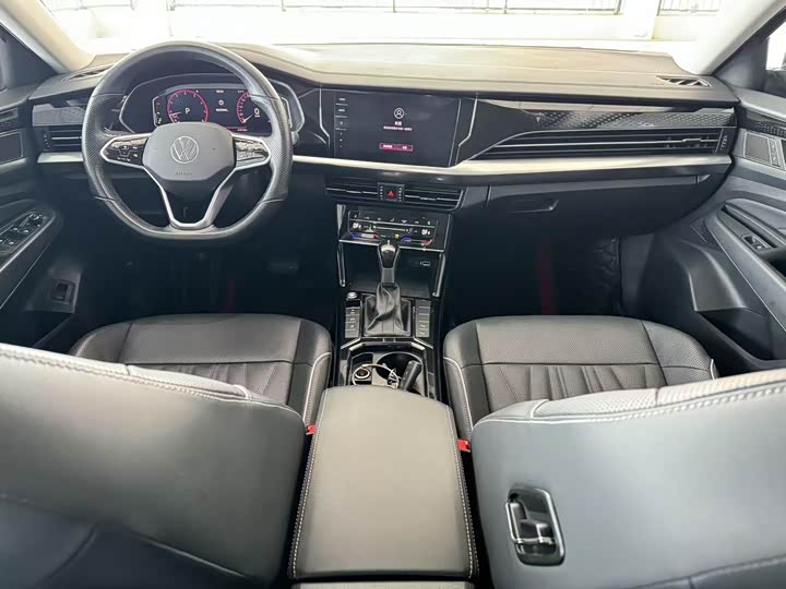 Фото 10 - Volkswagen Passat