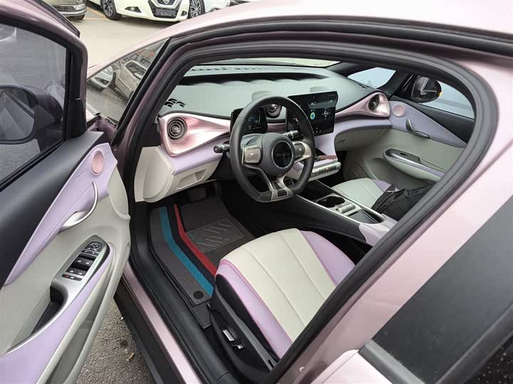 Фото 16 - BYD Dolphin