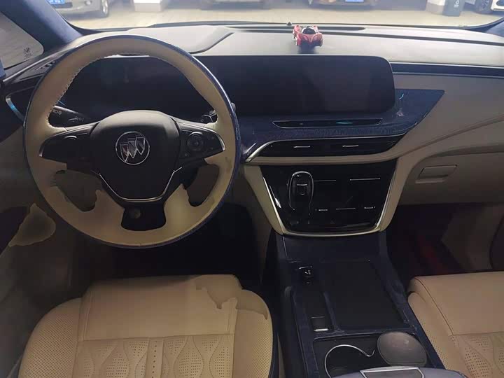 Фото 10 - Buick GL8 ES