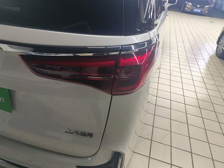 Фото 8 - Buick GL8 ES