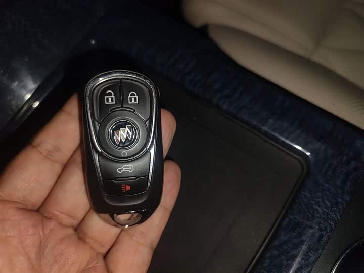 Фото 9 - Buick GL8 ES