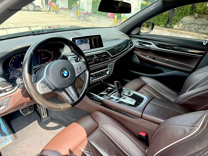 Фото 4 - BMW 7 Series