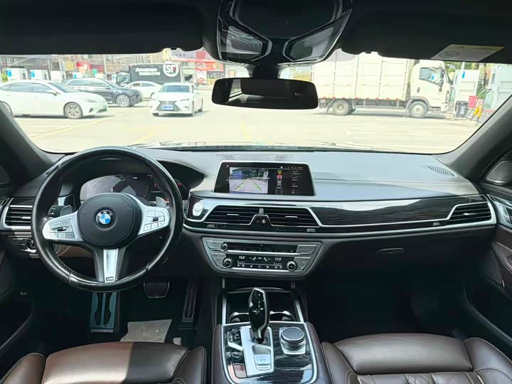Фото 5 - BMW 7 Series