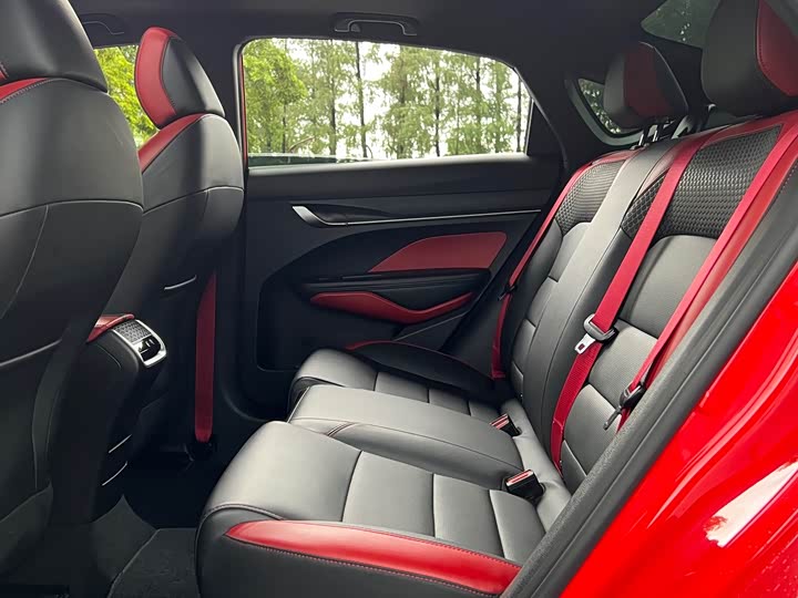 Фото 6 - Geely Binrui