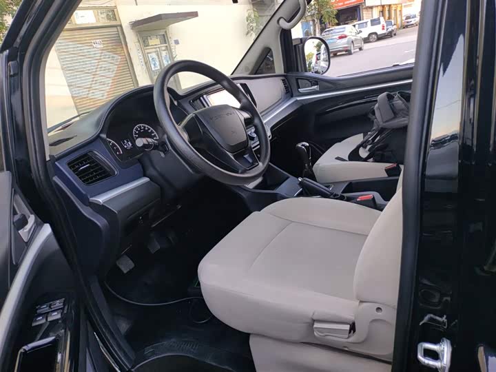 Фото 15 - Dongfeng Forthing Lingzhi M5