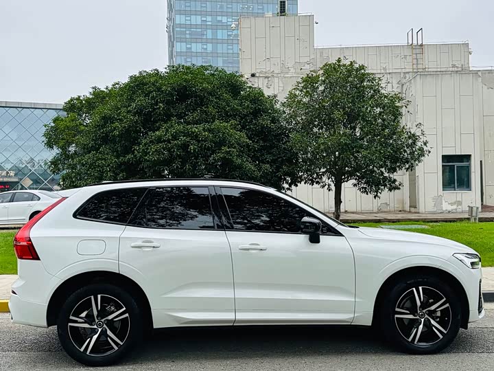 Фото 4 - Volvo XC60