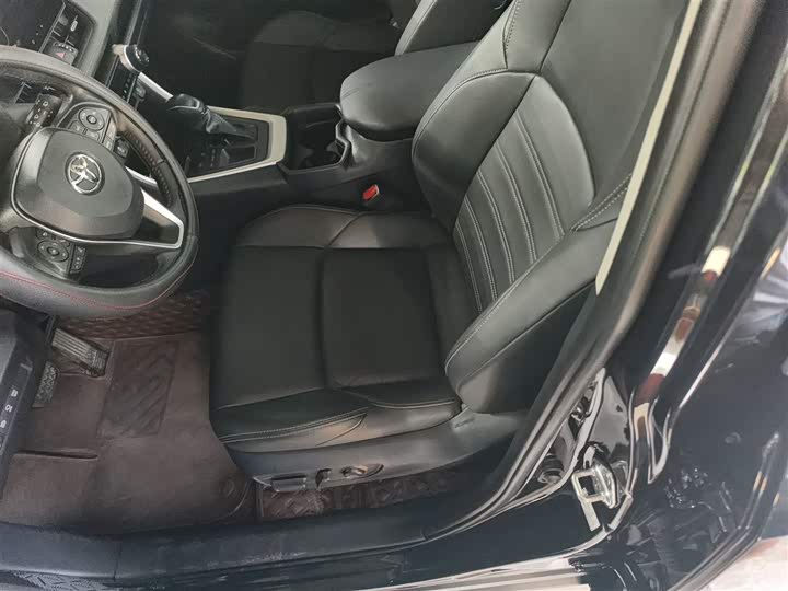 Фото 12 - Toyota Wildlander