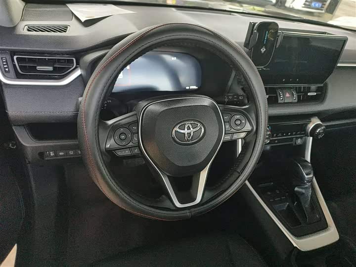 Фото 4 - Toyota Wildlander