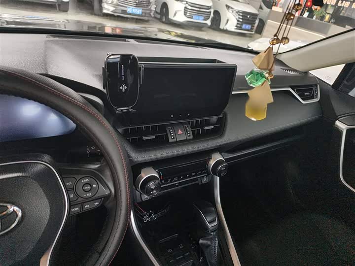 Фото 7 - Toyota Wildlander