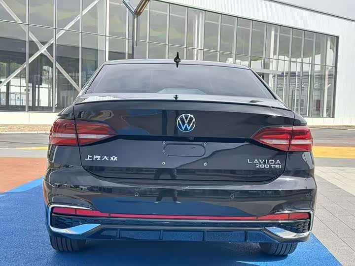 Фото 8 - Volkswagen Lavida
