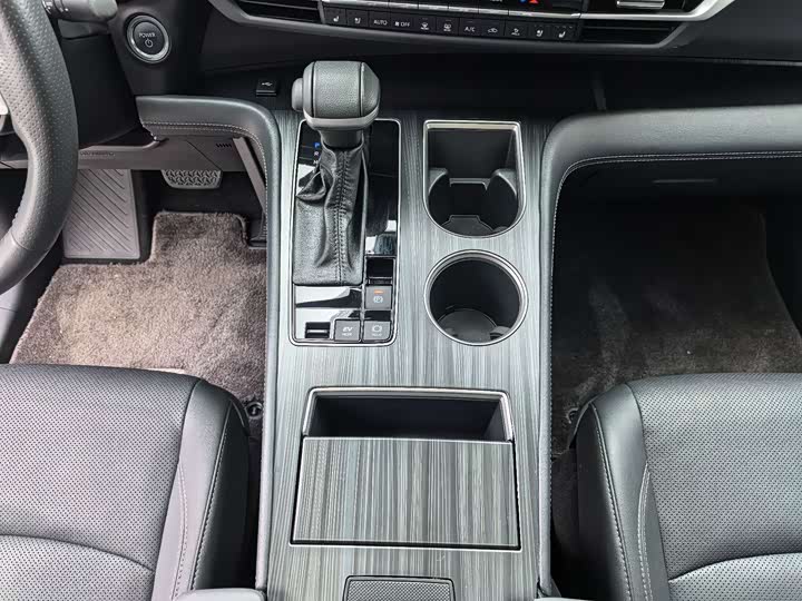 Фото 15 - Toyota Sienna