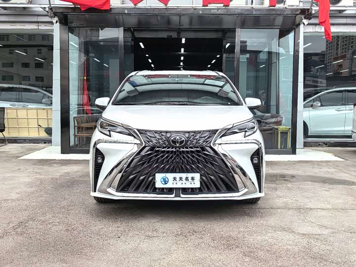 Фото 2 - Toyota Sienna