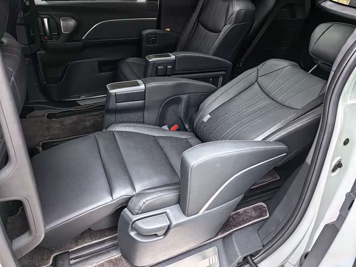 Фото 22 - Toyota Sienna