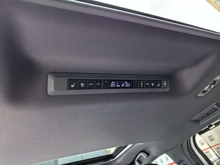 Фото 26 - Toyota Sienna