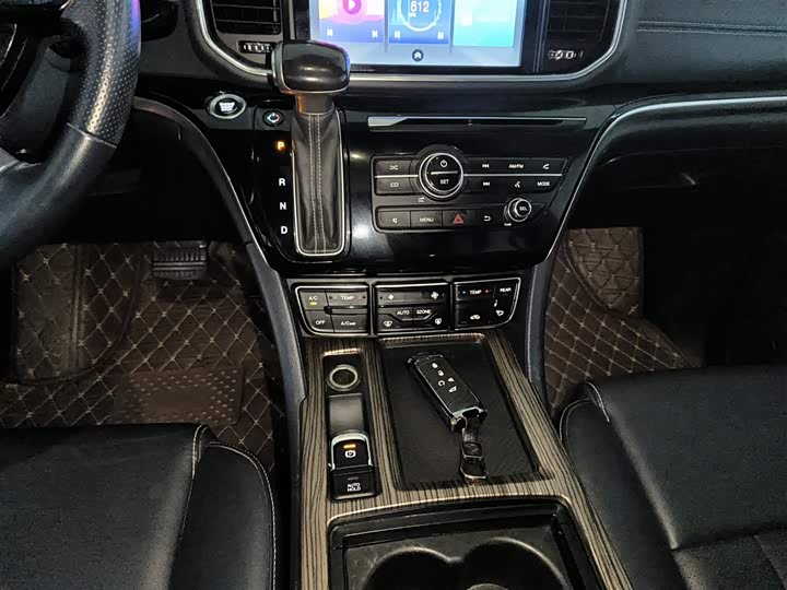 Фото 14 - GAC Trumpchi M8