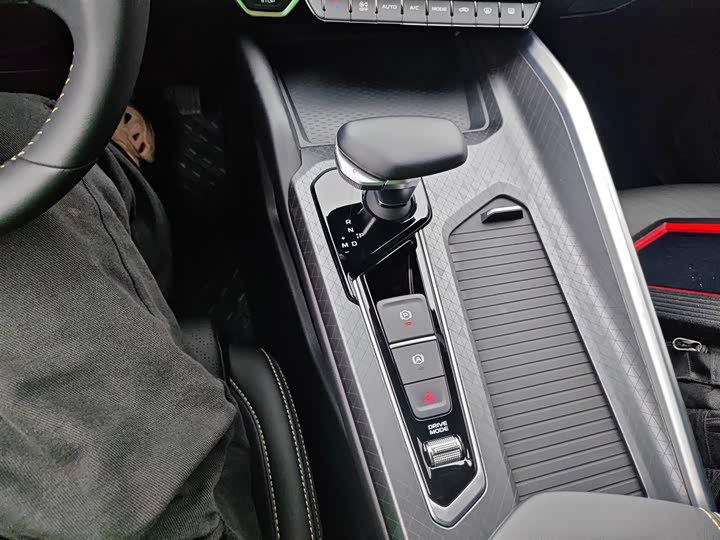 Фото 14 - Geely Preface