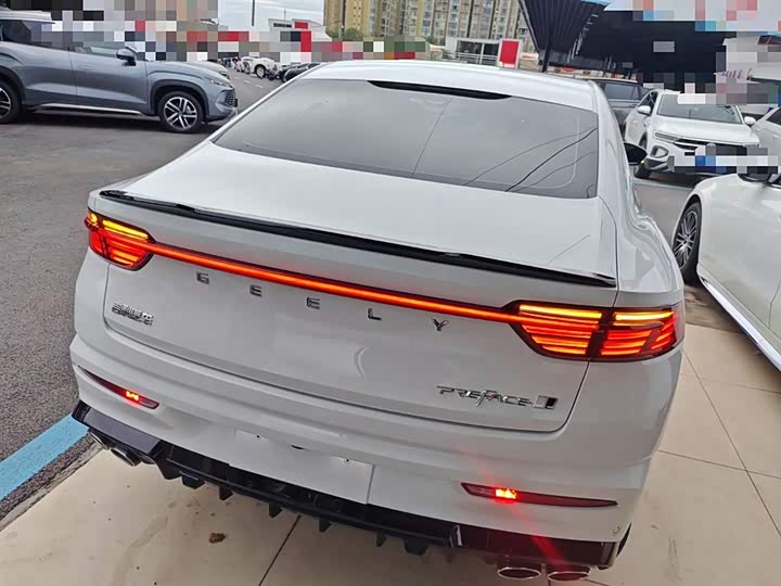 Фото 6 - Geely Preface