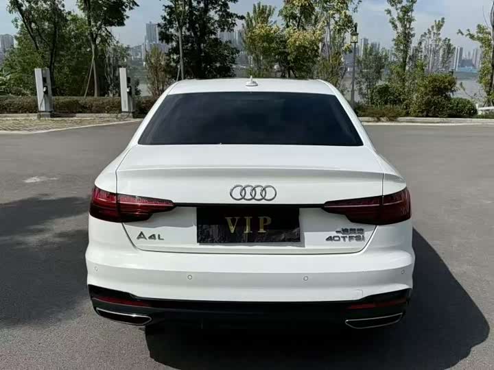 Фото 9 - Audi A4L