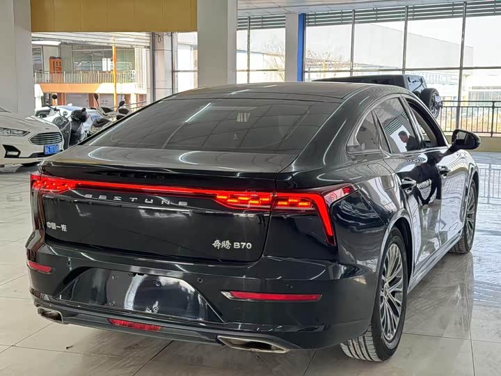 Фото 17 - Bestune B70