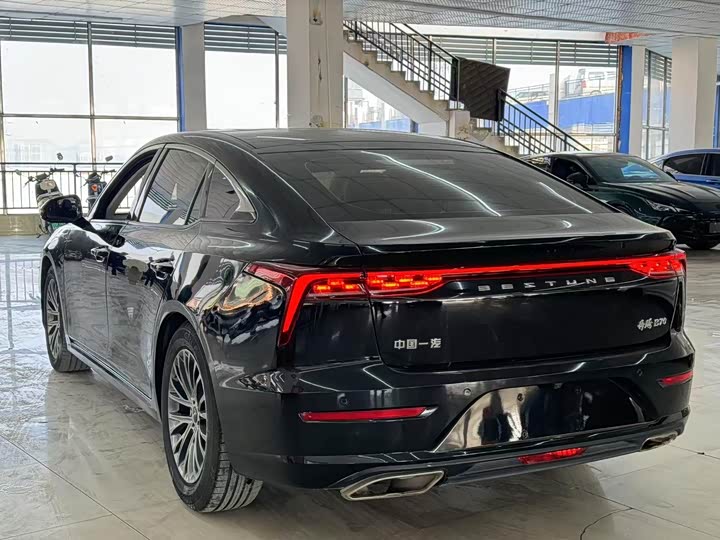 Фото 19 - Bestune B70