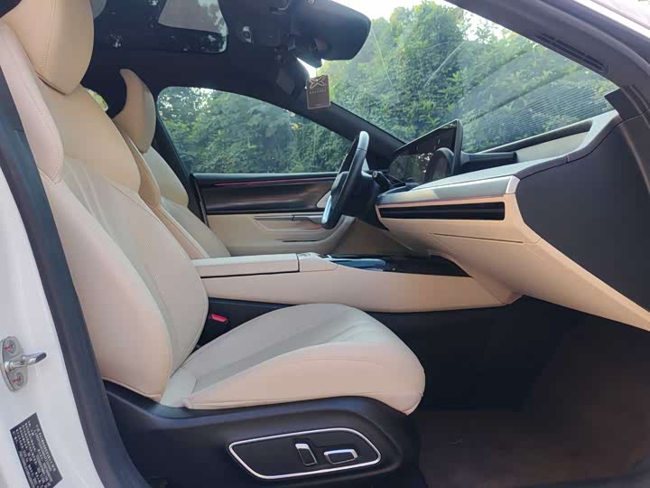 Фото 15 - XPeng P7