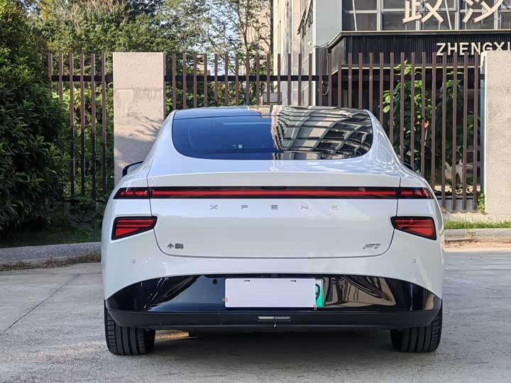 Фото 6 - XPeng P7