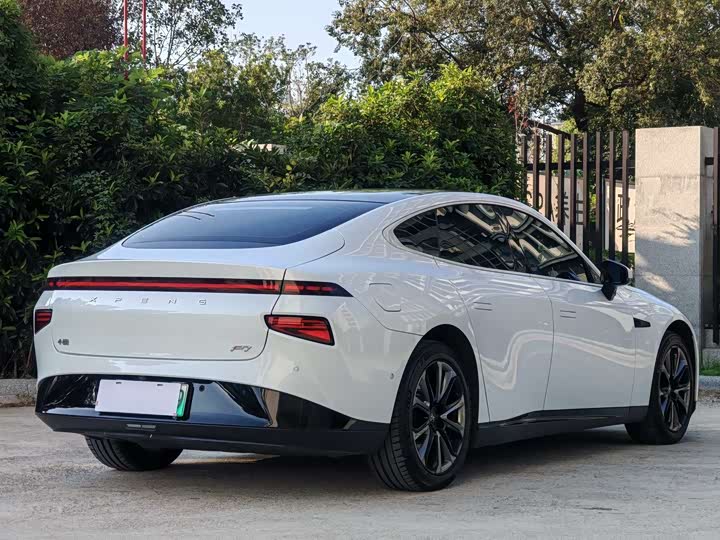 Фото 7 - XPeng P7