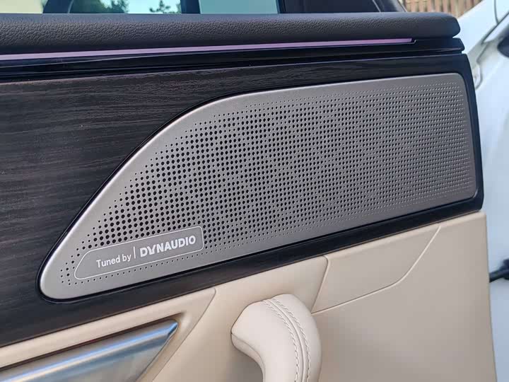 Фото 8 - XPeng P7