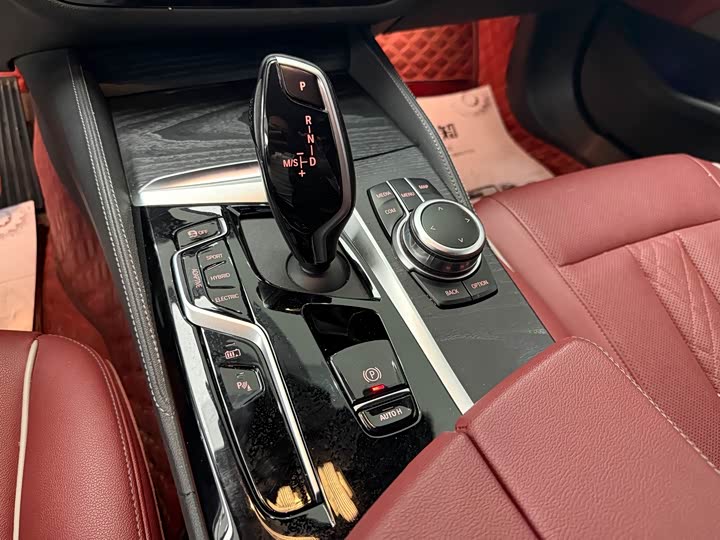 Фото 8 - BMW 5 Series Hybrid