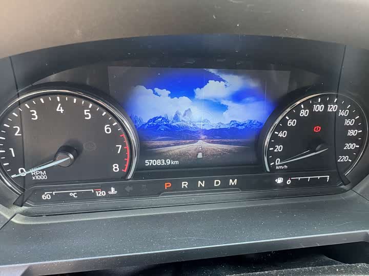 Фото 10 - Ford Explorer