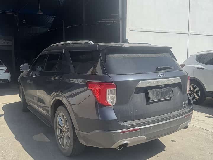 Фото 4 - Ford Explorer