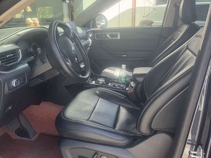 Фото 8 - Ford Explorer