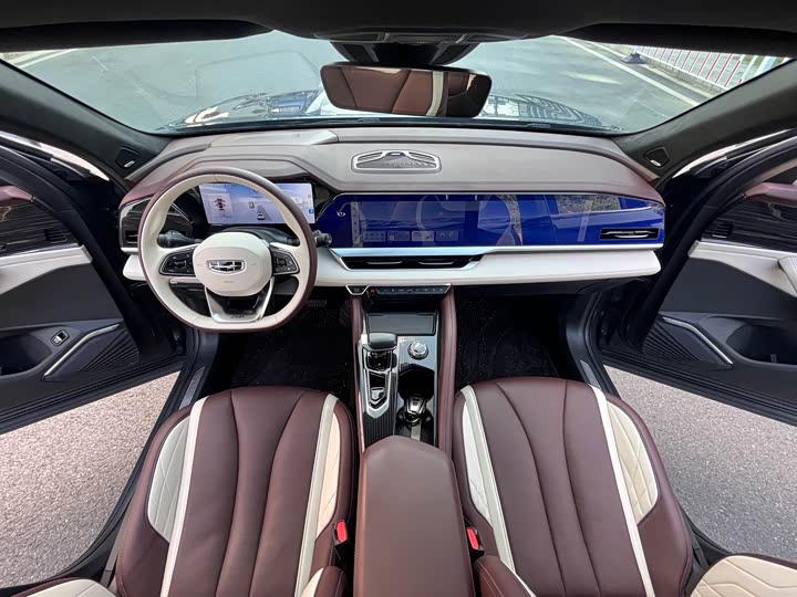 Фото 11 - Geely Monjaro