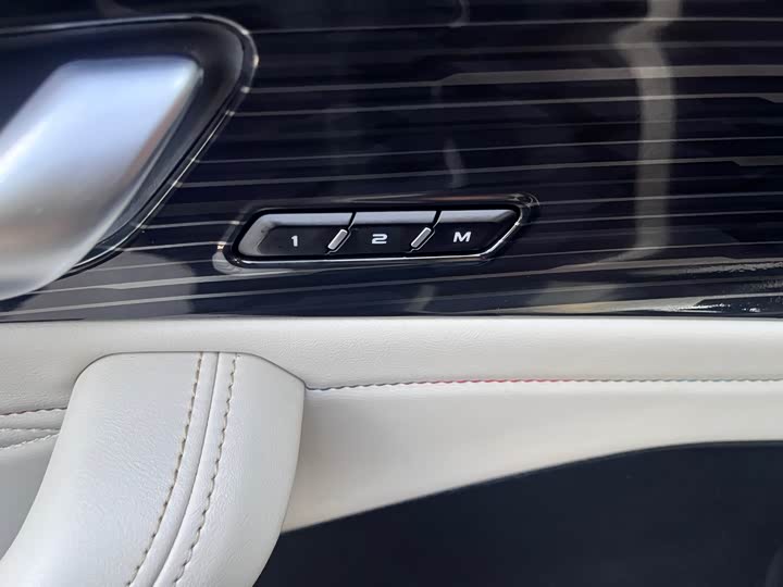 Фото 19 - Geely Monjaro