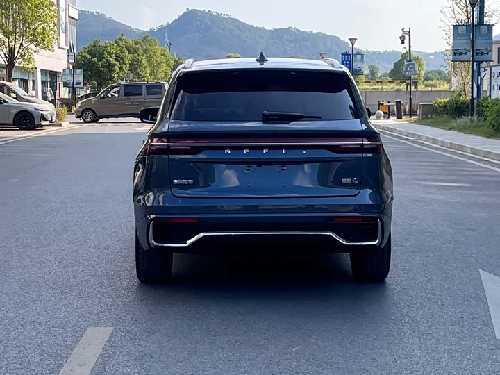 Фото 6 - Geely Monjaro