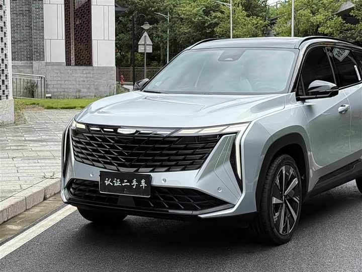 Фото 11 - Geely Atlas L