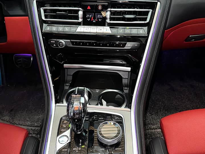 Фото 11 - BMW 8 Series