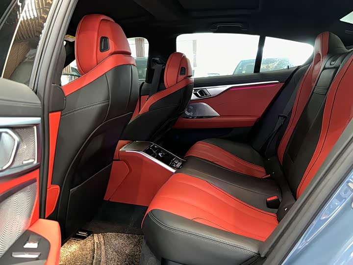 Фото 9 - BMW 8 Series