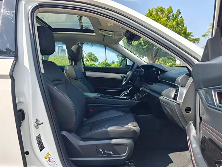 Фото 16 - Bestune T99